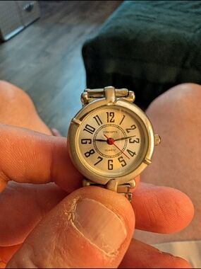 Vintage Concepts Silver Round Women's Watch - Silver Brand New Battery
